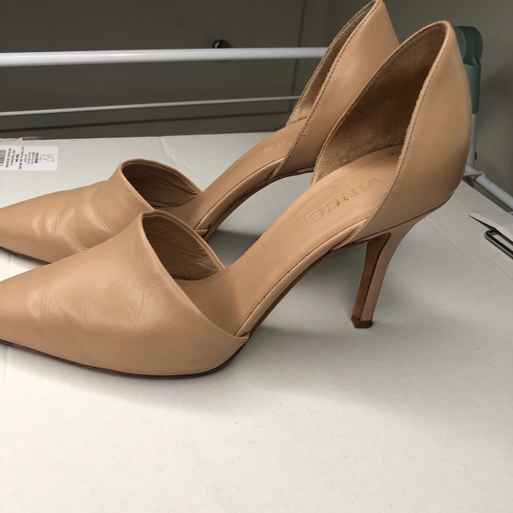 Vince d’orsay beige pumps